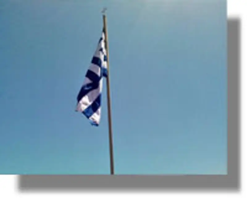ΛΕΡΟΣ: Δημοτικός Σύμβουλος ανάρτησε Ελληνική Σημαία με ιστό 9 μέτρα στο Παντέλι!