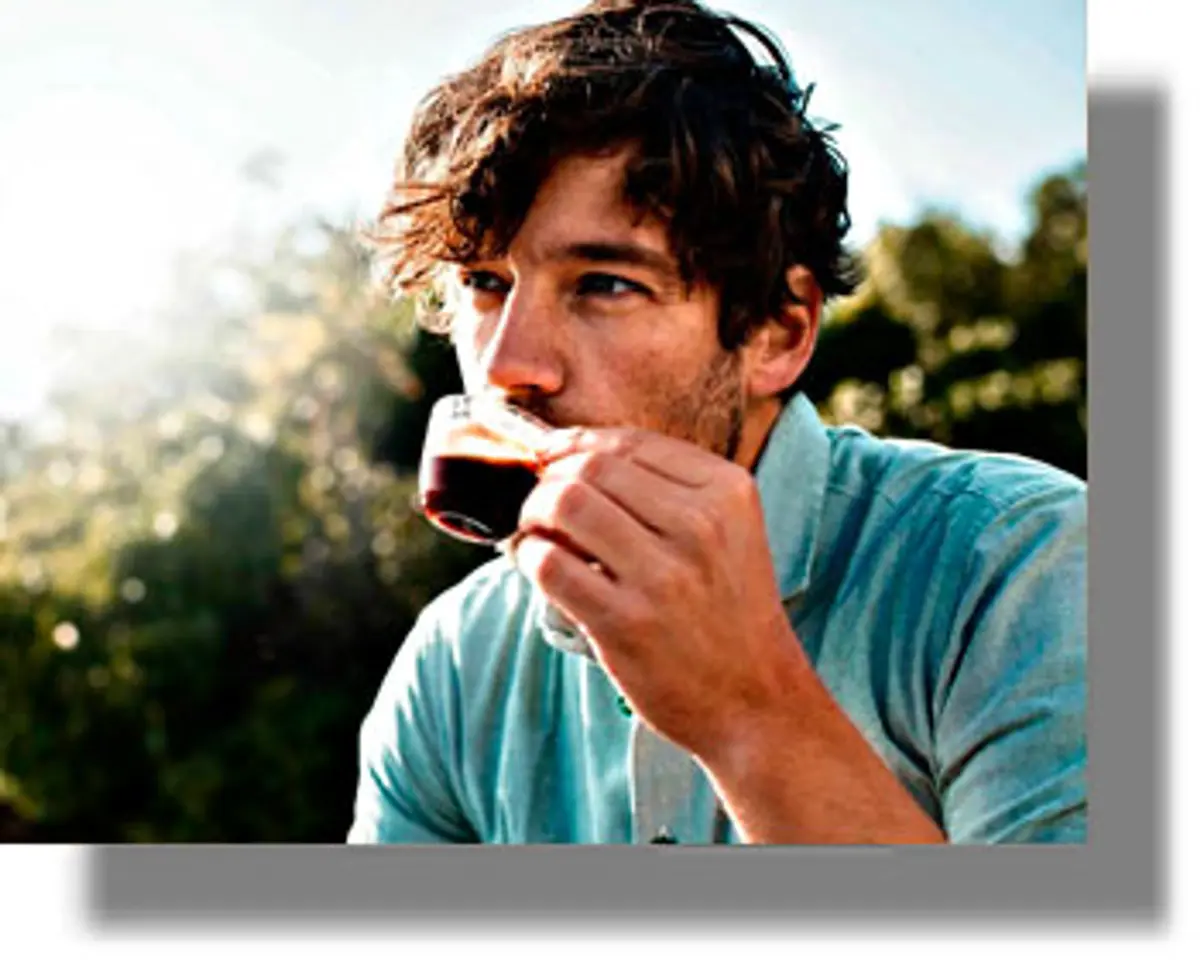 Έρευνες απενοχοποιούν τη μεγάλη ημερήσια κατανάλωση καφέ