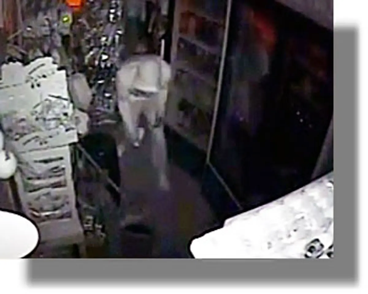 ΛΕΡΟΣ: Διαρρήκτες έριξαν σπρέι στις κάμερες ασφαλείας Μίνι Μαρκετ – Δείτε το VIDEO με την απόπειρα κλοπής