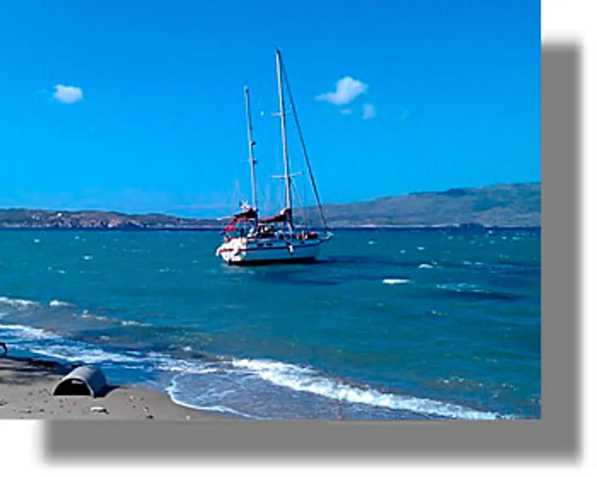 ΠΑΤΜΟΣ: Μηχανική βλάβη ιστιοφόρου σκάφους