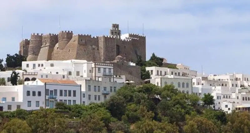 Πρόεδρος Ξενοδόχων Πάτμου: “Απάντηση στις ατεκμηρίωτες και λαϊκίστικες ανακοινώσεις του κ. Τσουκαλά”