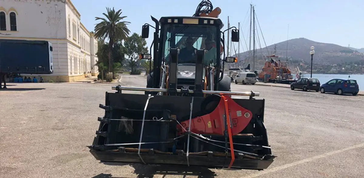 Λέρος: Παραλαβή νέου πολυμηχανήματος έργου από την Τεχνική Υπηρεσία του Δήμου