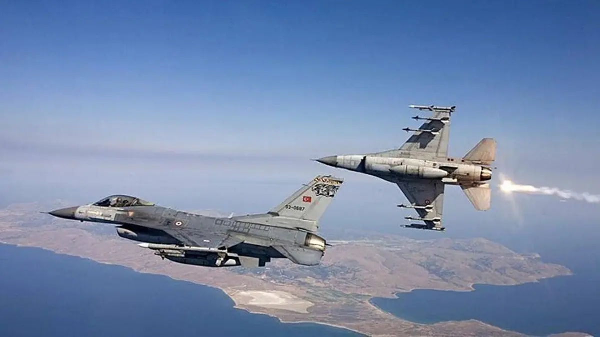 Τουρκικά F-16 πέταξαν σε χαμηλή πτήση πάνω από τους Λειψούς