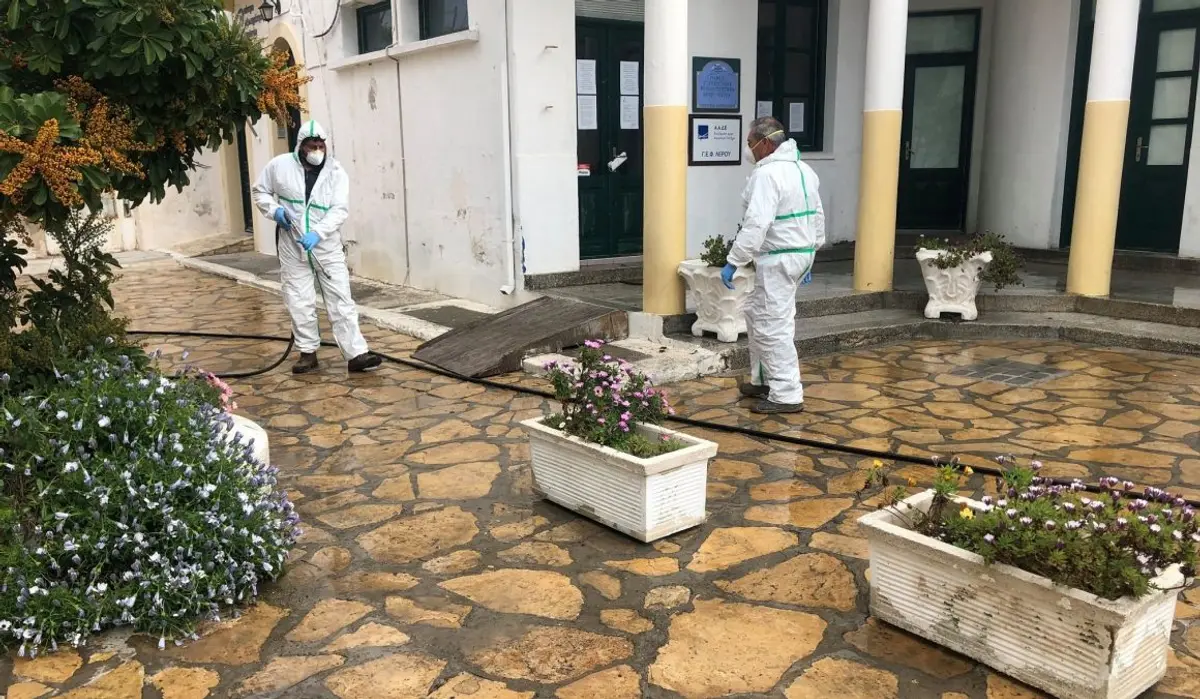 Λέρος: Απολύμανση σε οικισμούς του νησιού στο πλαίσιο προληπτικών μέτρων περιορισμού της διάδωσης του COVID-19