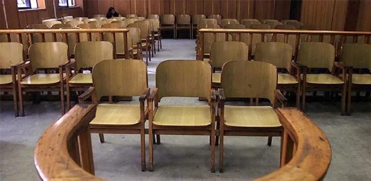 Κως: Πέταξε πέτρα στους δικαστές γιατί… αθώωσαν την πρώην σύζυγο
