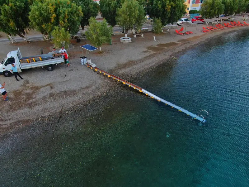 ΟΛΟΚΛΗΡΩΘΗΚΑΝ ΤΑ ΕΡΓΑ ΥΠΟΔΟΜΩΝ ΓΙΑ ΤΗΝ ΠΡΟΣΒΑΣΗ ΑΜΕΑ ΣΕ ΤΕΣΣΕΡΙΣ (4) ΠΑΡΑΛΙΕΣ ΤΗΣ ΛΕΡΟΥ