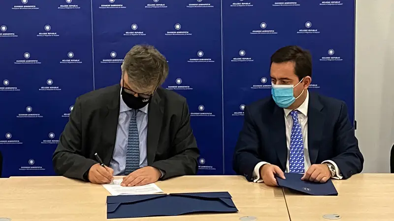 Υπεγράφη η σύμβαση έργου για τις κλειστές δομές μεταναστών σε Λέρο, Κω και Σάμο