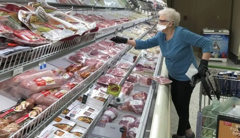 Εφιαλτική διαπίστωση: Πιθανές μολύνσεις από συσκευασίες κατεψυγμένων τροφίμων με ζώντα κορονοϊό