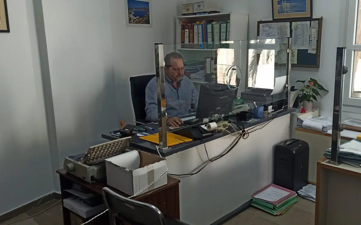 ΛΕΡΟΣ: ΣΤΟ ΚΤΙΡΙΟ ΤΟΥ ΚΕΠ ΜΕΤΑΣΤΕΓΑΣΤΗΚΕ ΤΟ ΓΡΑΦΕΙΟ ΕΣΟΔΩΝ ΤΟΥ ΔΗΜΟΥ ΛΕΡΟΥ