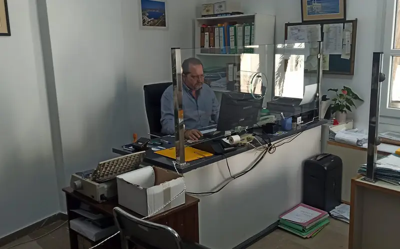 ΛΕΡΟΣ: ΣΤΟ ΚΤΙΡΙΟ ΤΟΥ ΚΕΠ ΜΕΤΑΣΤΕΓΑΣΤΗΚΕ ΤΟ ΓΡΑΦΕΙΟ ΕΣΟΔΩΝ ΤΟΥ ΔΗΜΟΥ ΛΕΡΟΥ