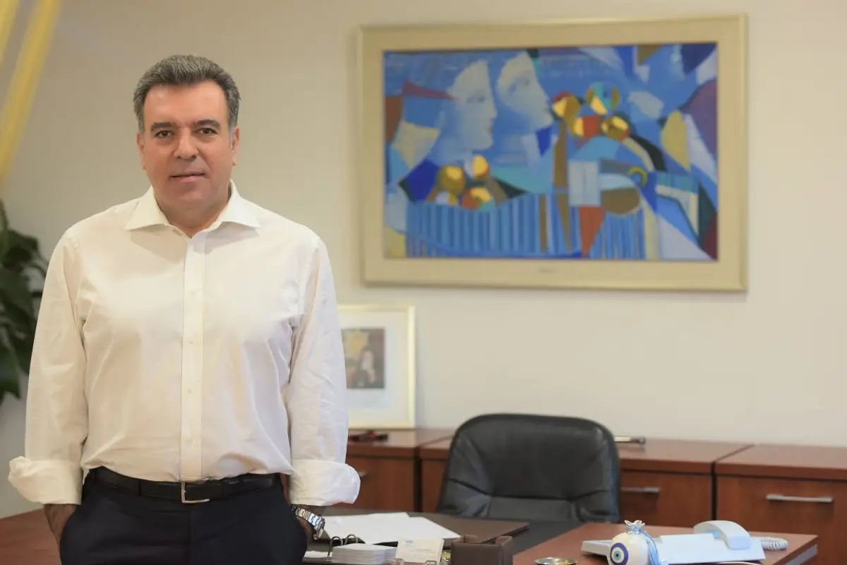 Ο Μάνος Κόνσολας εξελέγη καθηγητής στη Σχολή Ανθρωπιστικών Επιστημών του Πανεπιστημίου Αιγαίου
