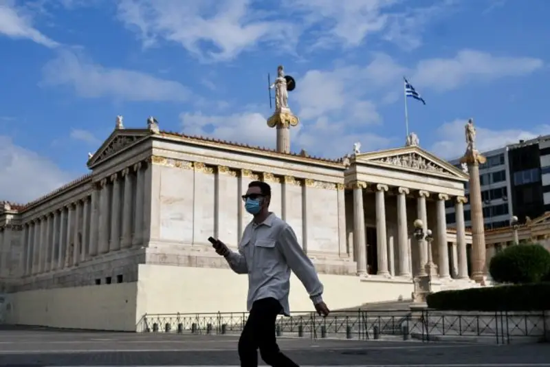 Κορωνοϊός : Ο φόβος της έκρηξης κρουσμάτων βάζει στον πάγκο την άρση των μέτρων – Τα στοιχεία που τρομάζουν τους ειδικούς