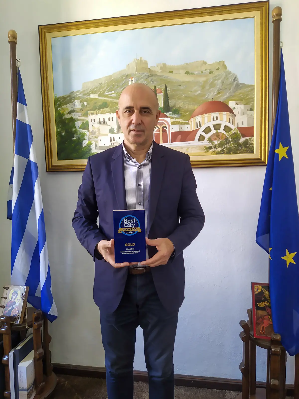 Ο ΔΗΜΟΣ ΛΕΡΟΥ ΑΠΕΣΠΑΣΕ ΧΡΥΣΟ ΒΡΑΒΕΙΟ ΓΙΑ ΤΟ ΕΡΓΟ ΕΝΕΡΓΕΙΑΚΗΣ ΑΝΑΒΑΘΜΙΣΗΣ ΤΟΥ ΔΗΜΟΤΙΚΟΥ ΗΛΕΚΤΡΟΦΩΤΙΣΜΟΥ