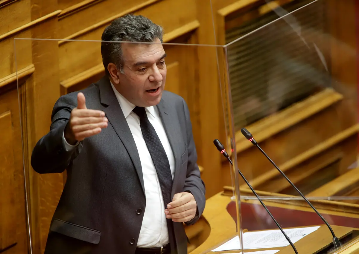 ΜΑΝΟΣ ΚΟΝΣΟΛΑΣ: «Άνοιγμα της αγοράς με ασφάλεια. Όλο το βάρος πρέπει να πέσει στα εμβόλια»