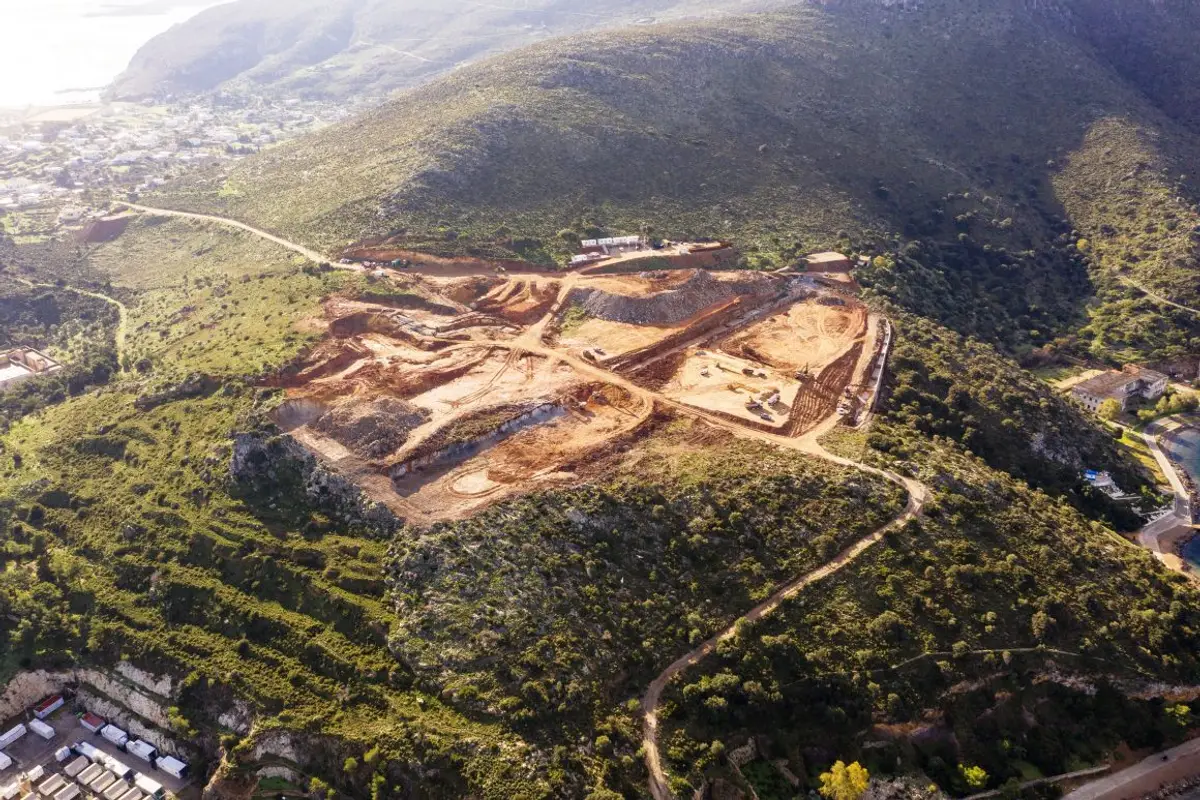 Λέρος: “Κρανίου τόπος” η δασική/αναδασωτέα έκταση στην οποία κατασκευάζεται το νέο Hot Spot