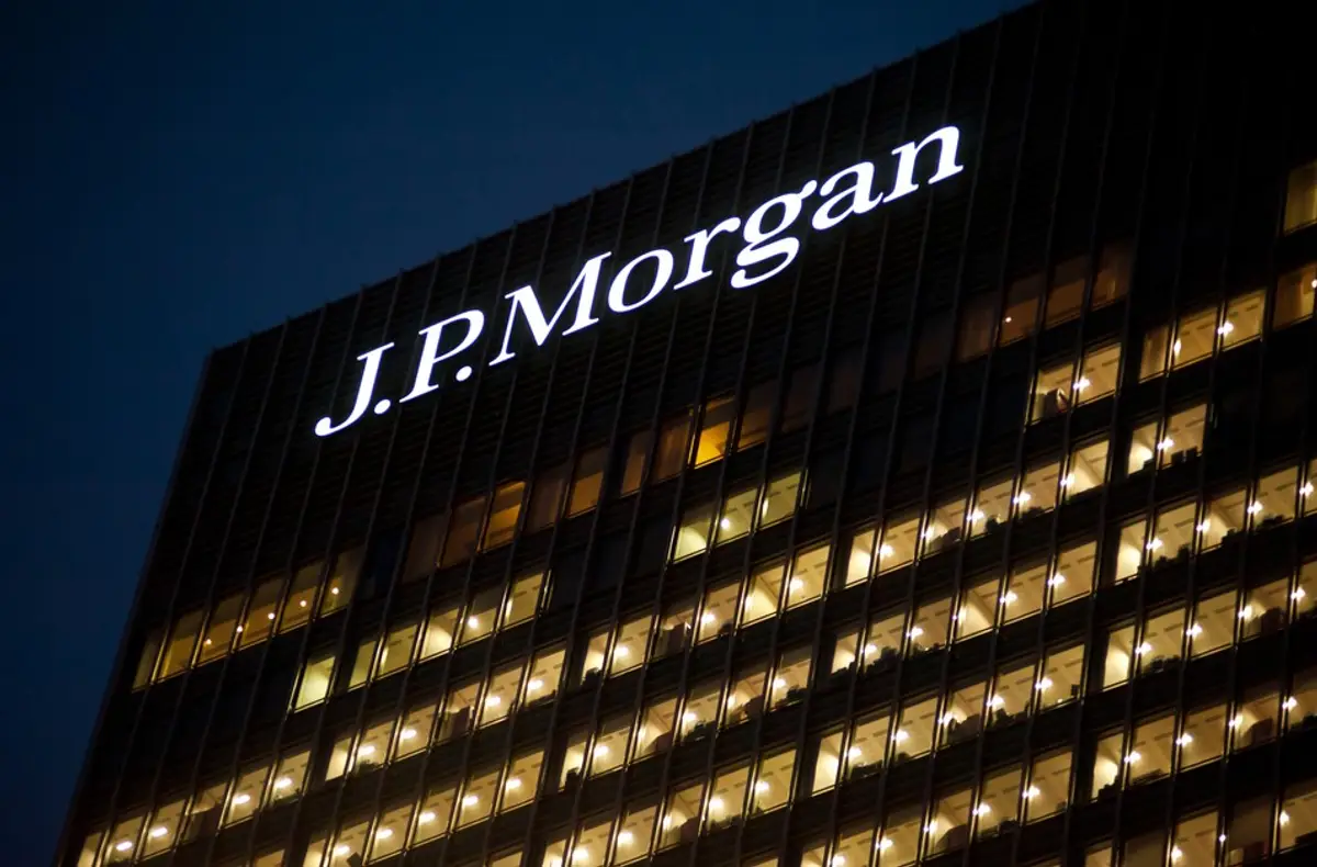 JPMorgan: Έρχονται πολλαπλές έξοδοι στις αγορές από τις ελληνικές τράπεζες έως το 2022