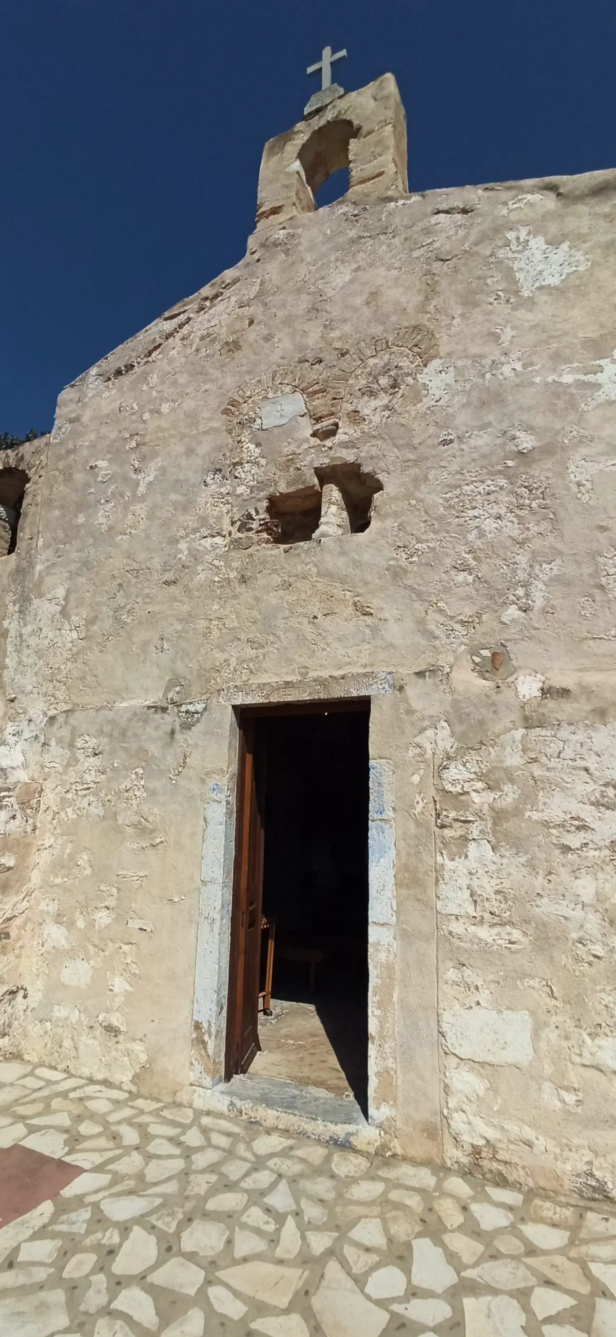 ΕΠΙΣΚΕΨΙΜΟΣ Ο ΒΥΖΑΝΤΙΝΟΣ ΝΑΟΣ ΤΟΥ ΑΓΙΟΥ ΙΩΑΝΝΟΥ ΤΟΥ ΘΕΟΛΟΓΟΥ ΣΤΟ ΛΑΚΚΙ