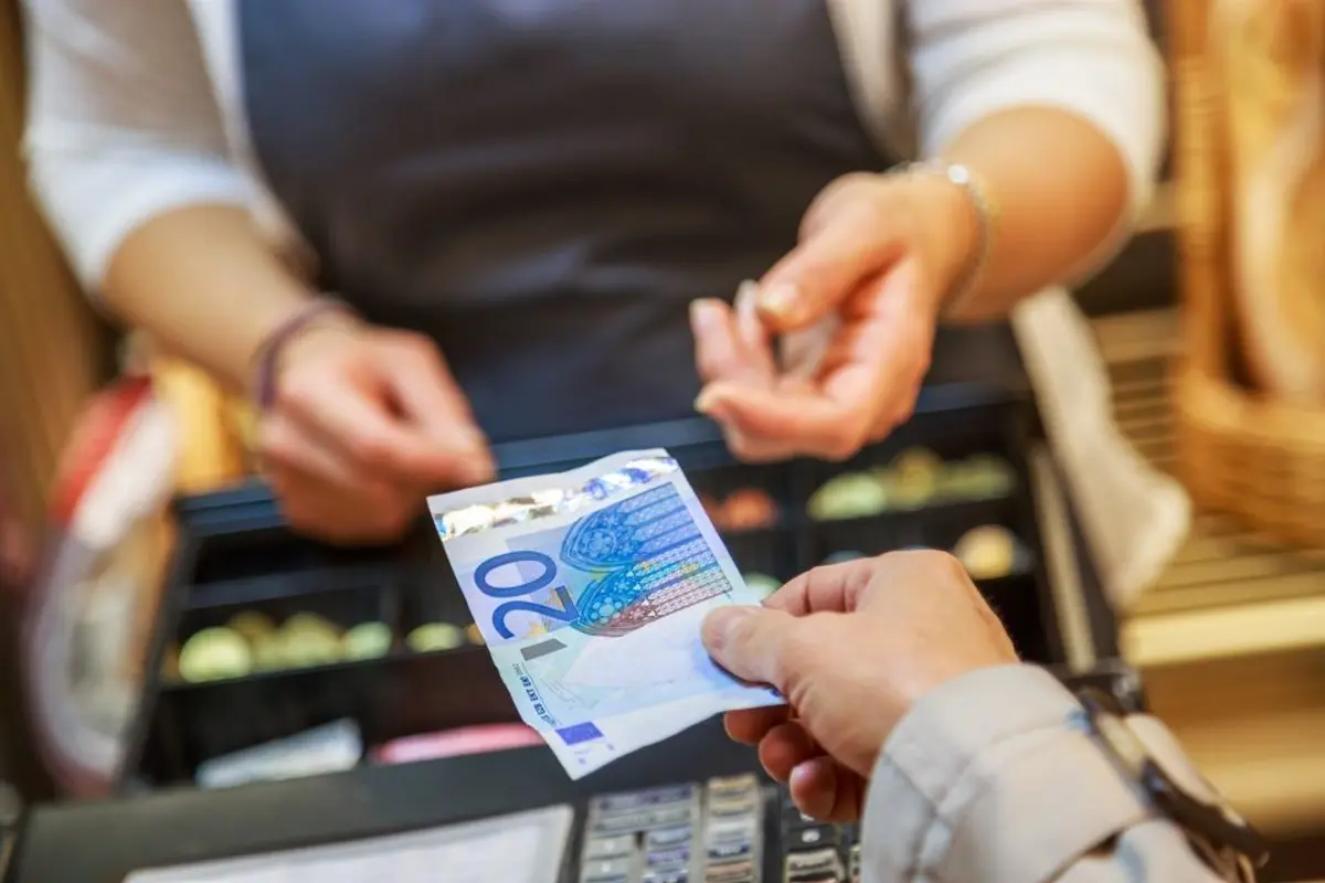 Πότε θα καταργηθούν χαρτονομίσματα και κέρματα Ευρώ