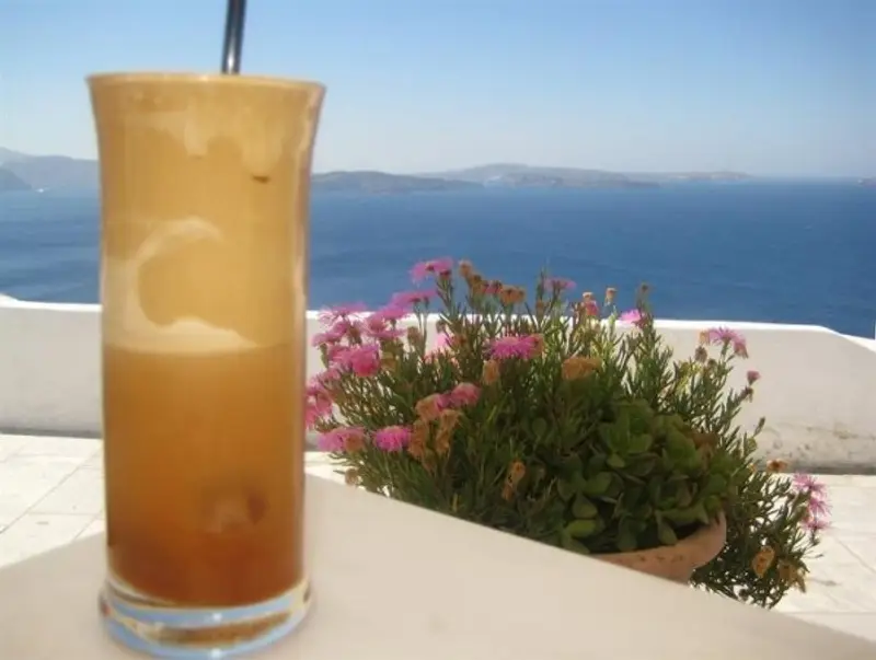 Δύσκολες ώρες για τους λάτρεις του φραπέ