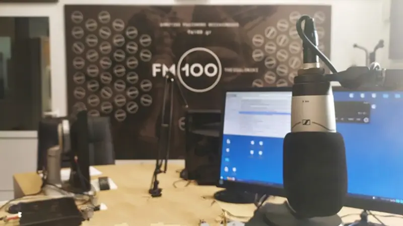 Νέο πρόγραμμα του FM100: ενημέρωση, επικοινωνία και αγαπημένες μουσικές 24Χ7