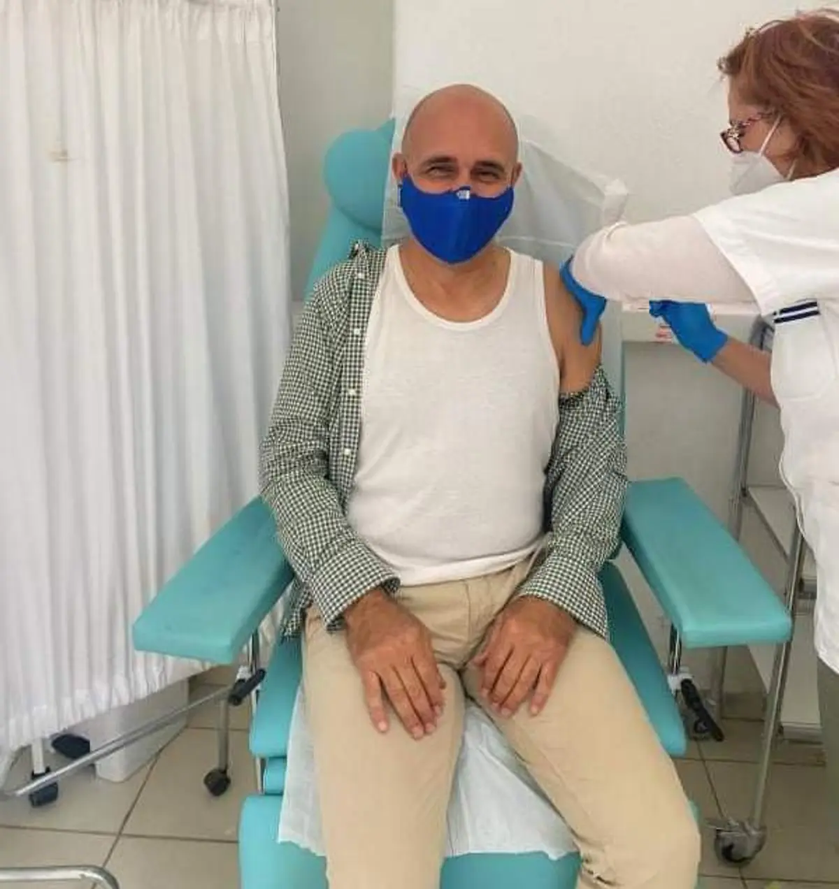 Εμβολιάστηκε ο δήμαρχος Λέρου με την τρίτη δόση του εμβολίου κατά του κορωνοϊού