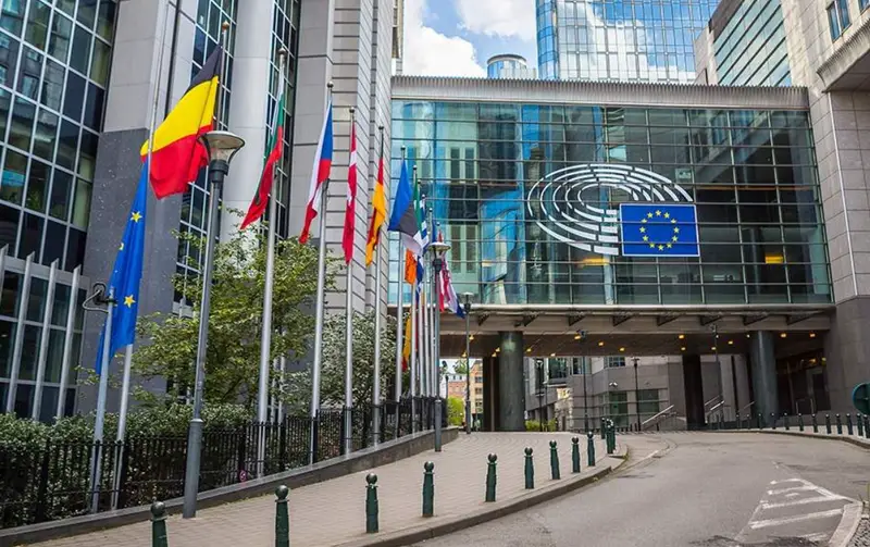 Politico: Η Ευρώπη προετοιμάζεται αθόρυβα για μία υβριδική επίθεση που θα προκαλέσει πολλά θύματα