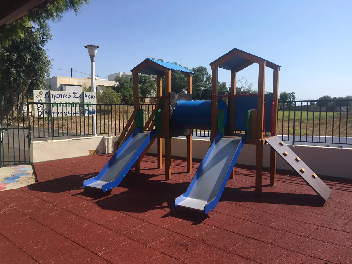 ΛΕΡΟΣ: ΠΑΡΑΔΟΘΗΚΑΝ ΝΕΕΣ ΠΑΙΔΙΚΕΣ ΧΑΡΕΣ ΣΤΑ ΝΗΠΙΑΓΩΓΕΙΑ ΛΑΚΚΙΟΥ ΚΑΙ ΚΑΜΑΡΑΣ