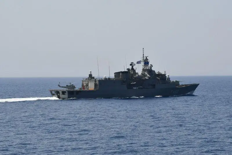 Συναγερμός στο Πολεμικό Ναυτικό: Θαλάσσιο drone υψηλής τεχνολογίας κρυμμένο σε σπηλιά στη Λευκάδα