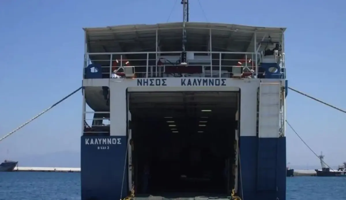 «Νήσος Κάλυμνος»: Δύο ρήγματα στο πλοίο που προσέκρουσε σε βράχια δυτικά της Τελένδου