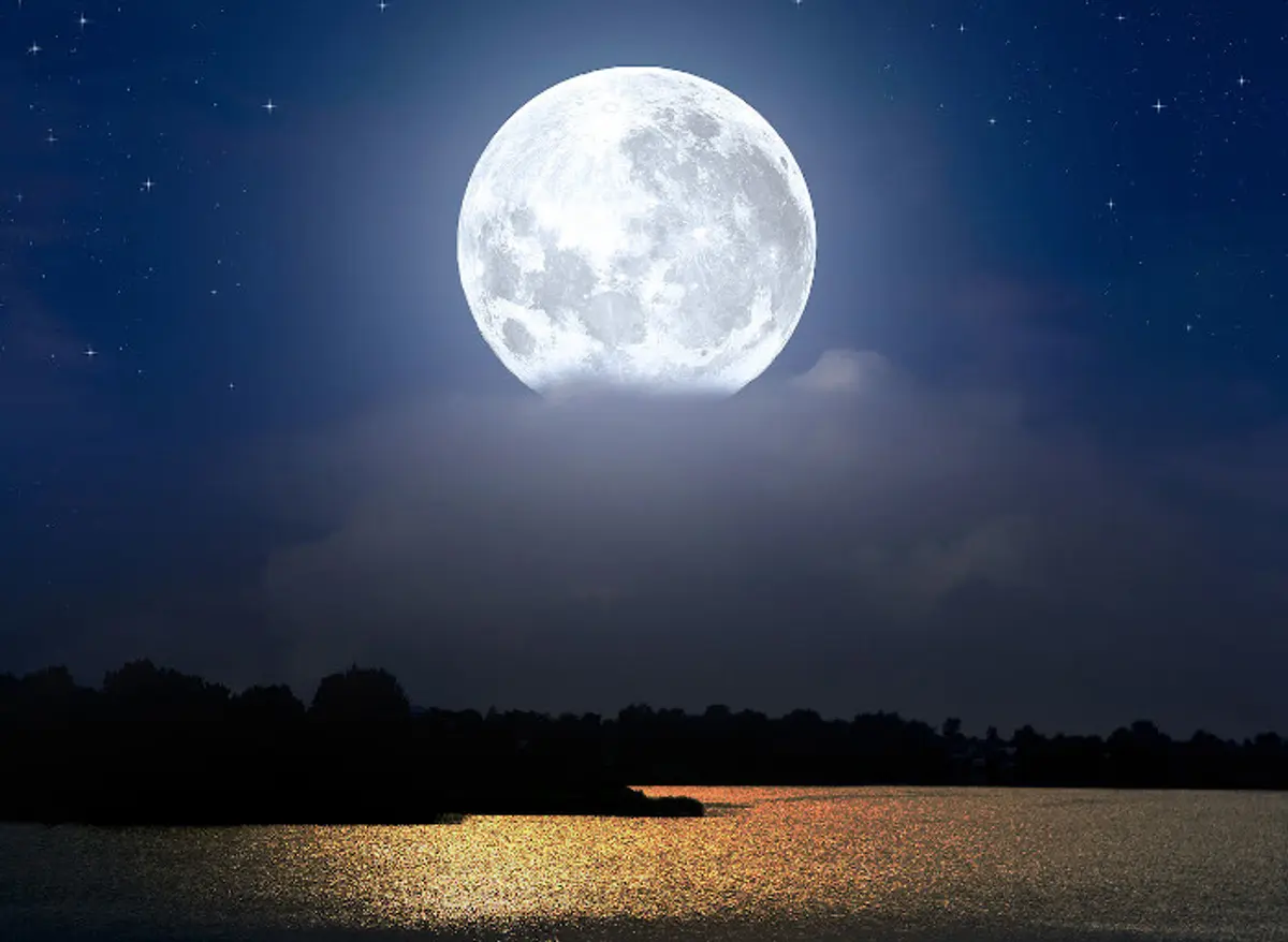 Πανσέληνος και ολική έκλειψη Σελήνης την Τρίτη – Γιατί ονομάζεται «φεγγάρι του κάστορα»