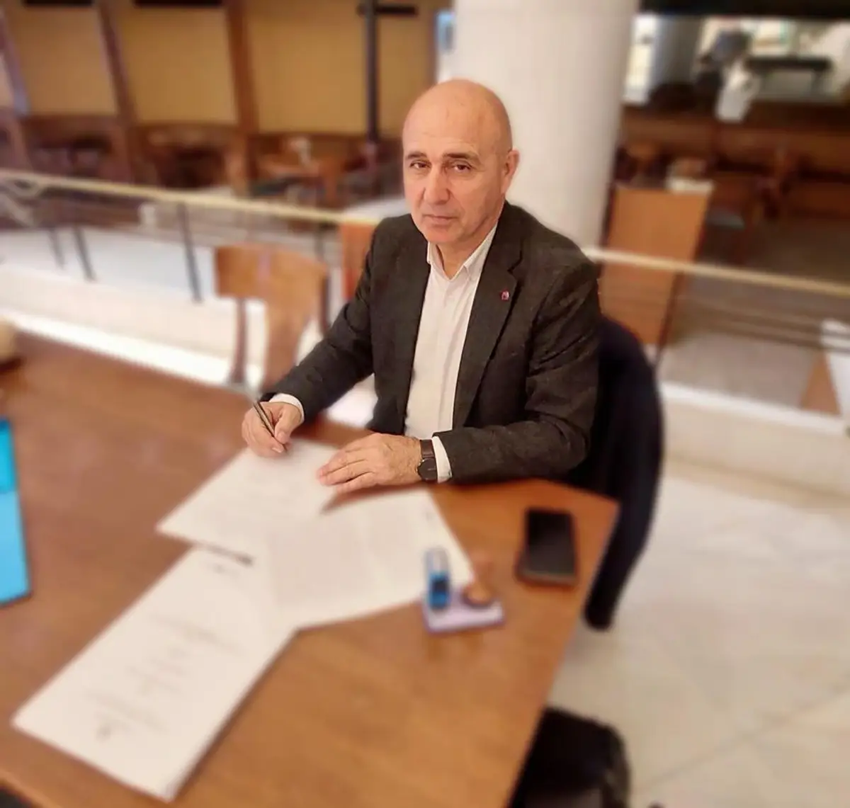 ΥΠΕΓΡΑΦΗ Η ΠΡΟΓΡΑΜΜΑΤΙΚΗ ΣΥΜΒΑΣΗ ΓΙΑ ΤΗΝ ΑΠΟΚΑΤΑΣΤΑΣΗ ΤΟΥ ΞΕΝΟΔΟΧΕΙΟΥ ΛΕΡΟΣ