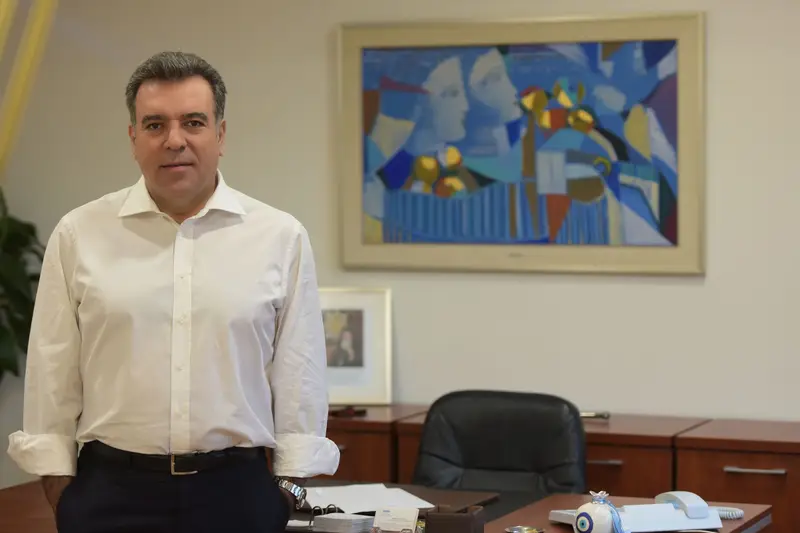 ΜΑΝΟΣ ΚΟΝΣΟΛΑΣ: «Ψήφος καρδιάς και αναγνώρισης. Θα δώσω και την ψυχή μου»