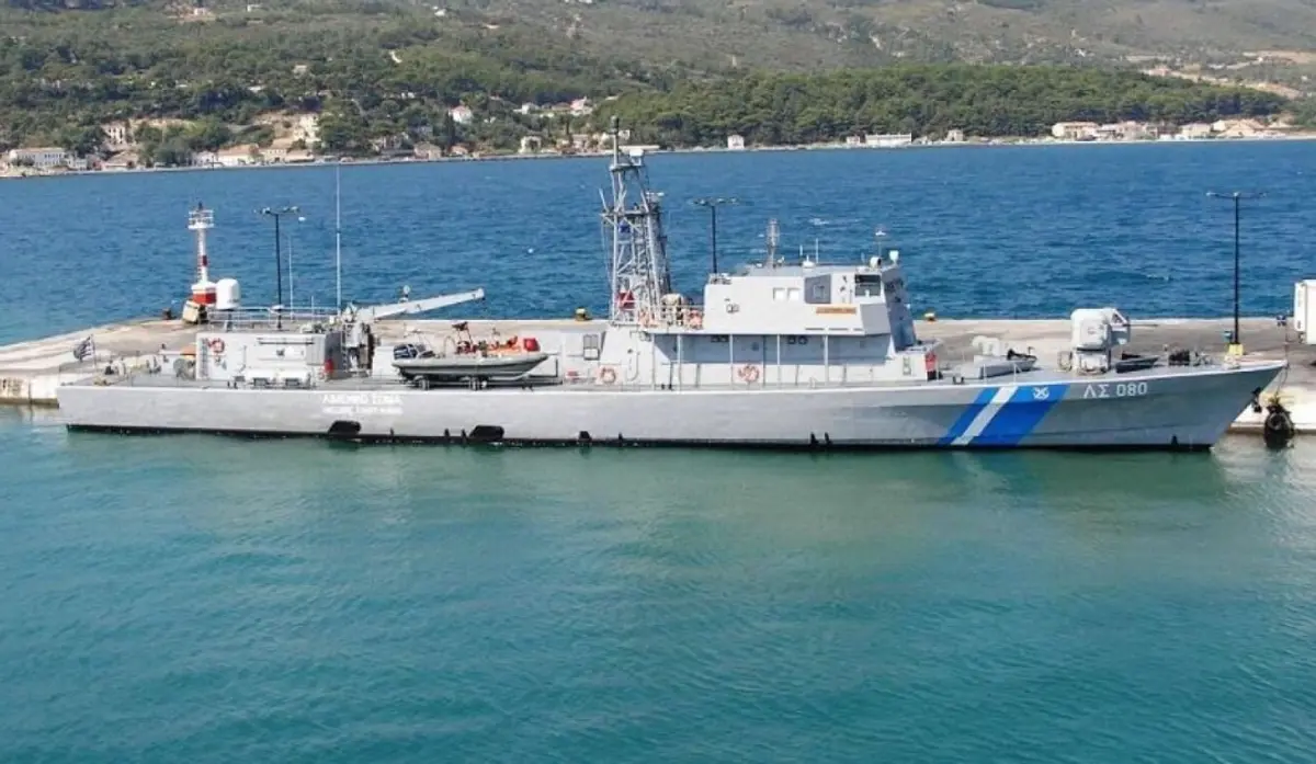 Λέρος: Γυναίκα ανάμεσα στους διακινητές που συνελήφθησαν για τη μεταφορά 68 μεταναστών από Τουρκία προς Ιταλία