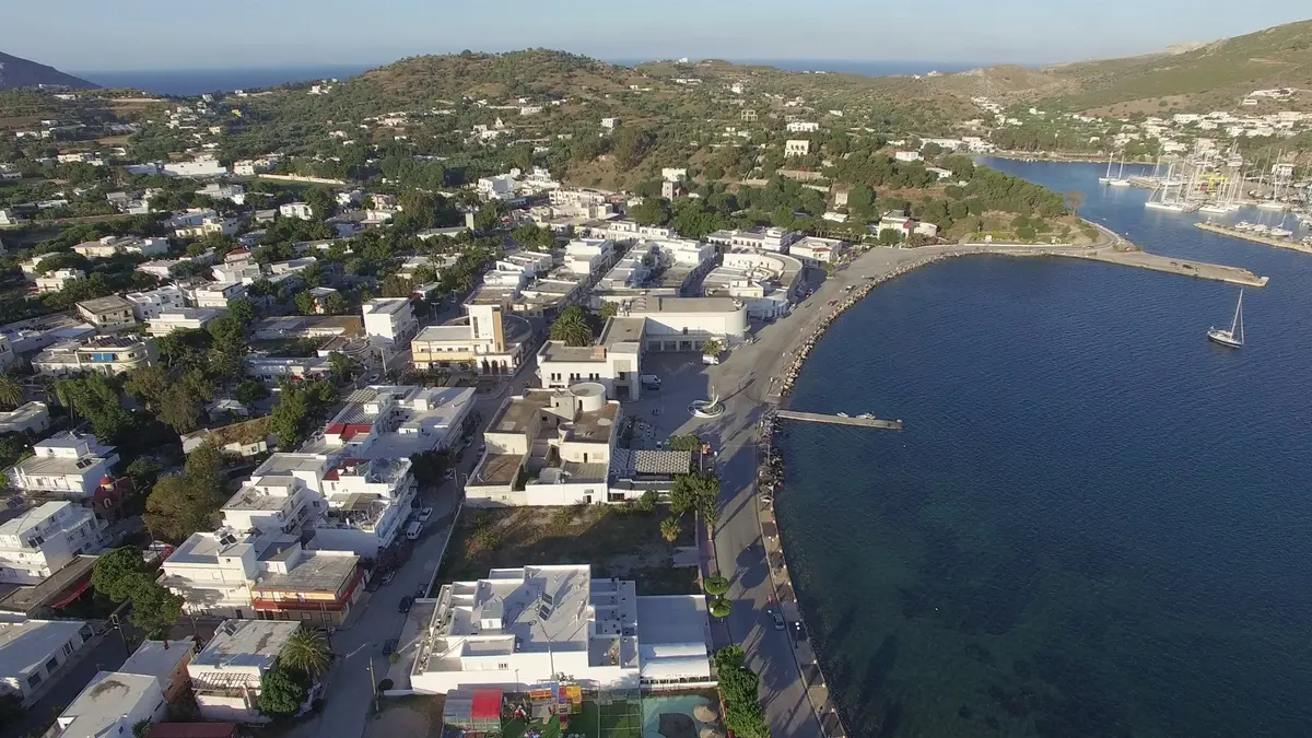 Λέρος: Δραπετεύοντας από τους ίσκιους του ασύλου