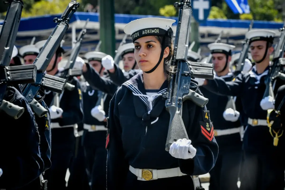 ΥΠΕΘΑ – Διευκρινίσεις για αναβολές στράτευσης: Τι προβλέπεται για σπουδαστές ή κατοίκους εξωτερικού
