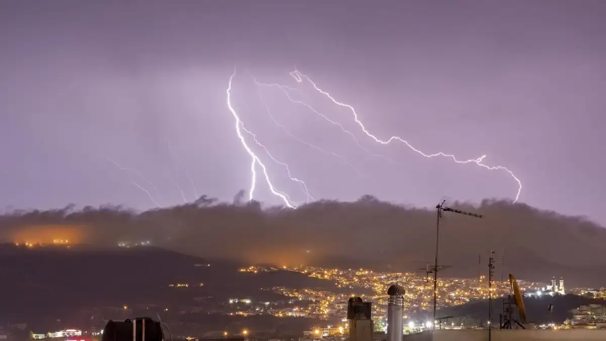 Καιρός: Έρχεται κακοκαιρία με ισχυρές βροχές και καταιγίδες σύμφωνα με τον Γιάννη Καλλιάνο