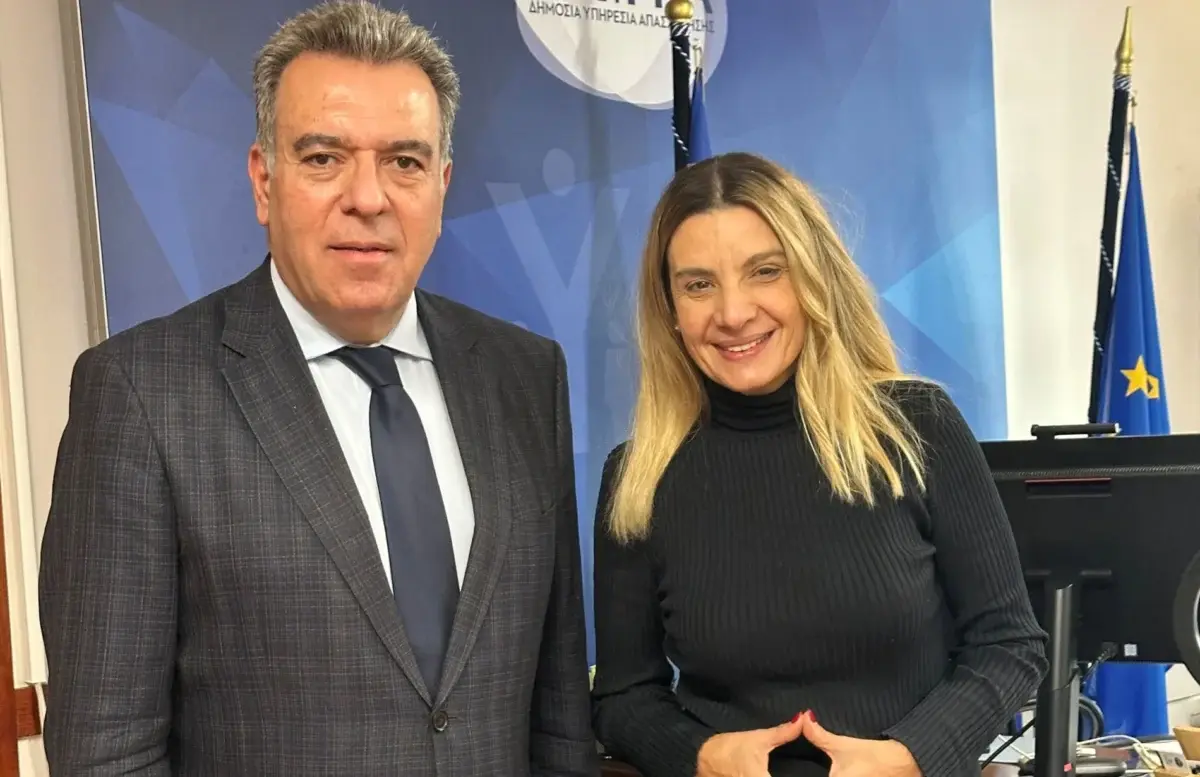 Προγράμματα κατάρτισης και οι εργατικές κατοικίες στα Δωδεκάνησα, στο επίκεντρο της συνάντησης του Μάνου Κόνσολα με τη Διοικήτρια της ΔΥΠΑ, κα. Χορμόβα
