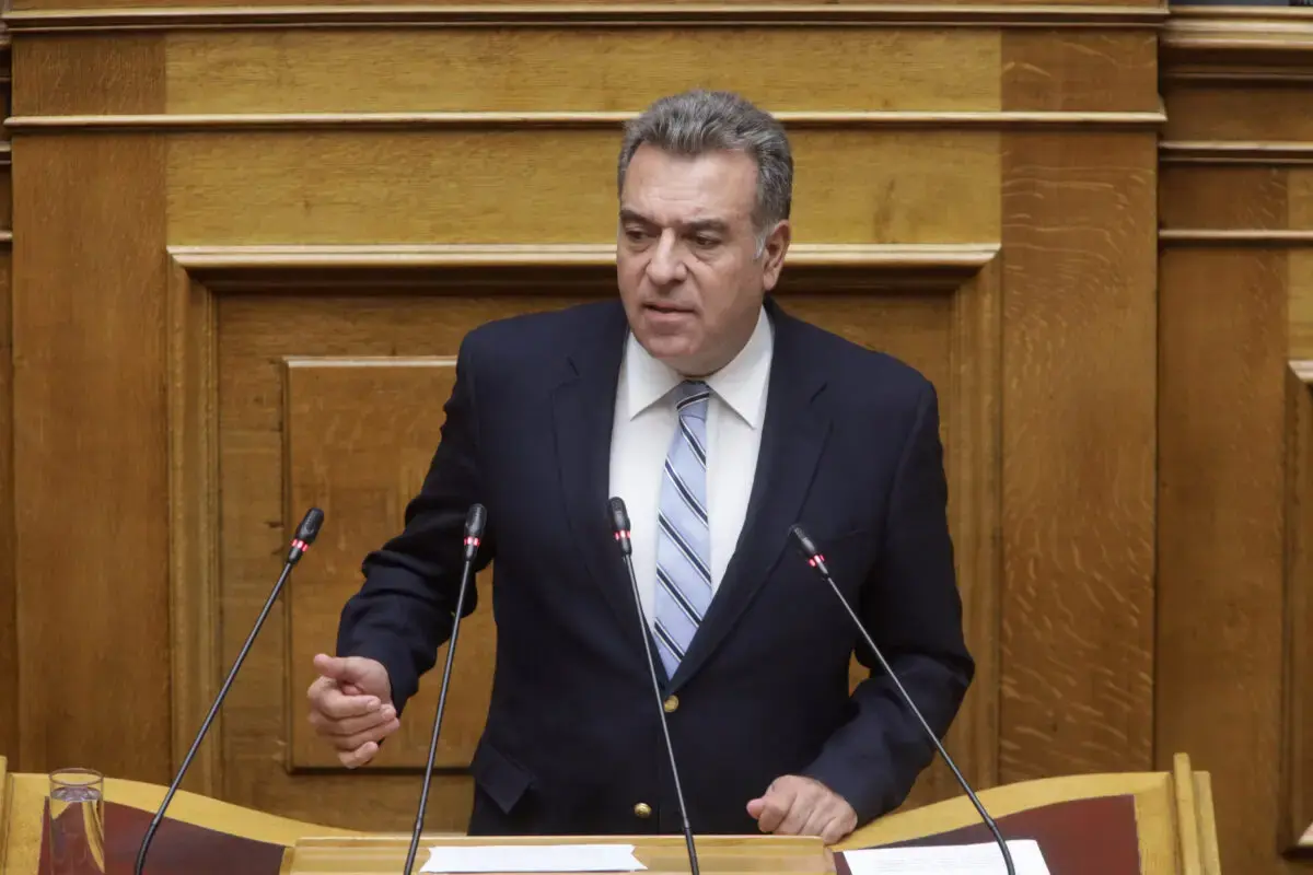 Σαφείς και συγκεκριμένες απαντήσεις ζητά ο Μάνος Κόνσολας για τη χρηματοδότηση και δημοπράτηση του έργου του νέου οδικού άξονα Αεροδρομίου-Ρόδου
