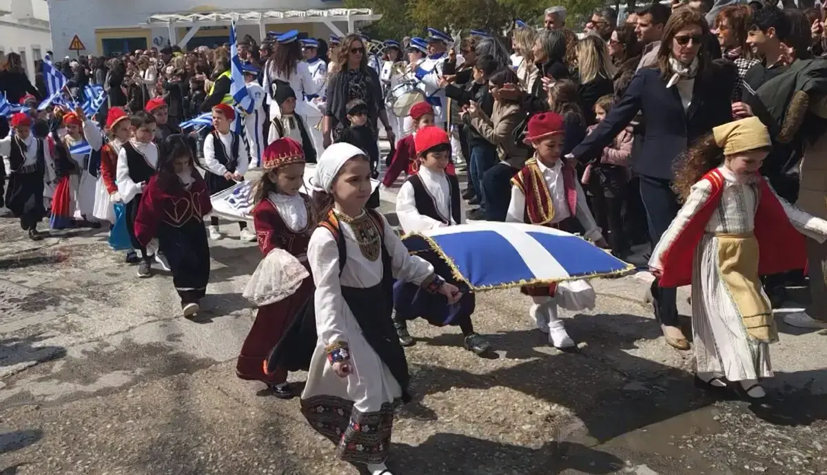 ΛΕΡΟΣ: Με λαμπρότητα και παρουσία πλήθους κόσμου η παρέλαση της 25ης Μαρτίου (φωτο – βίντεο)