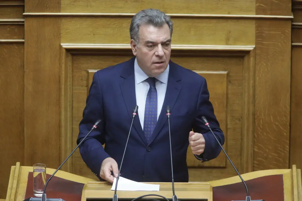 Μάνος Κόνσολας: «Το πλαφόν σε καύσιμα και τρόφιμα είναι μόνο η αρχή. Προτεραιότητα τα μέτρα προστασίας της κοινωνίας και της ελληνικής οικογένειας από ανεξέλεγκτες αυξήσεις τιμών»