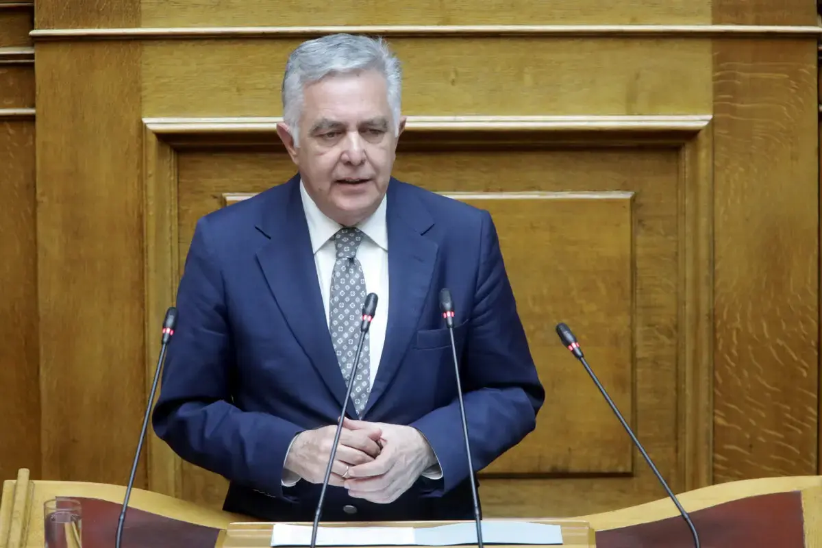 Ο Βασίλης Α. Υψηλάντη στην Ολομέλεια της Βουλής ζήτησε τη μέριμνα του κράτους στο ενδεχόμενο αυξήσεων σε ακτοπλοϊκά και αεροπορικά εισιτήρια στα νησιά λόγω του πολέμου