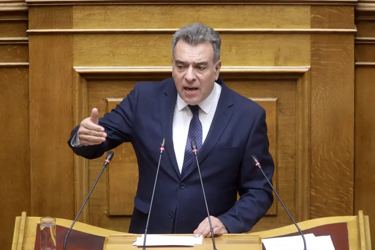 Μάνος Κόνσολας: «Προτάσεις για τη στήριξη των μελισσοκόμων στα νησιά»
