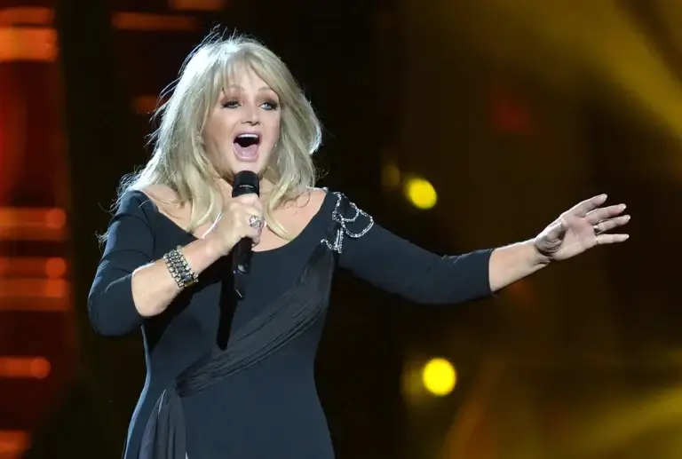 Πέθανε η Bonnie Tyler, η φωνή του «Total Eclipse of the Heart», σε ηλικία 75 ετών