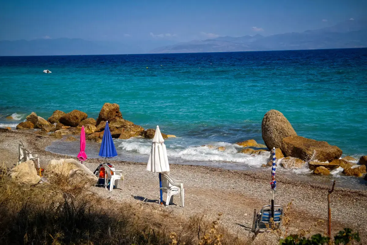 Κτηματική Υπηρεσία: Εντατικοποίηση ελέγχων στον αιγιαλό και αυστηρά πρόστιμα σε επιχειρήσεις