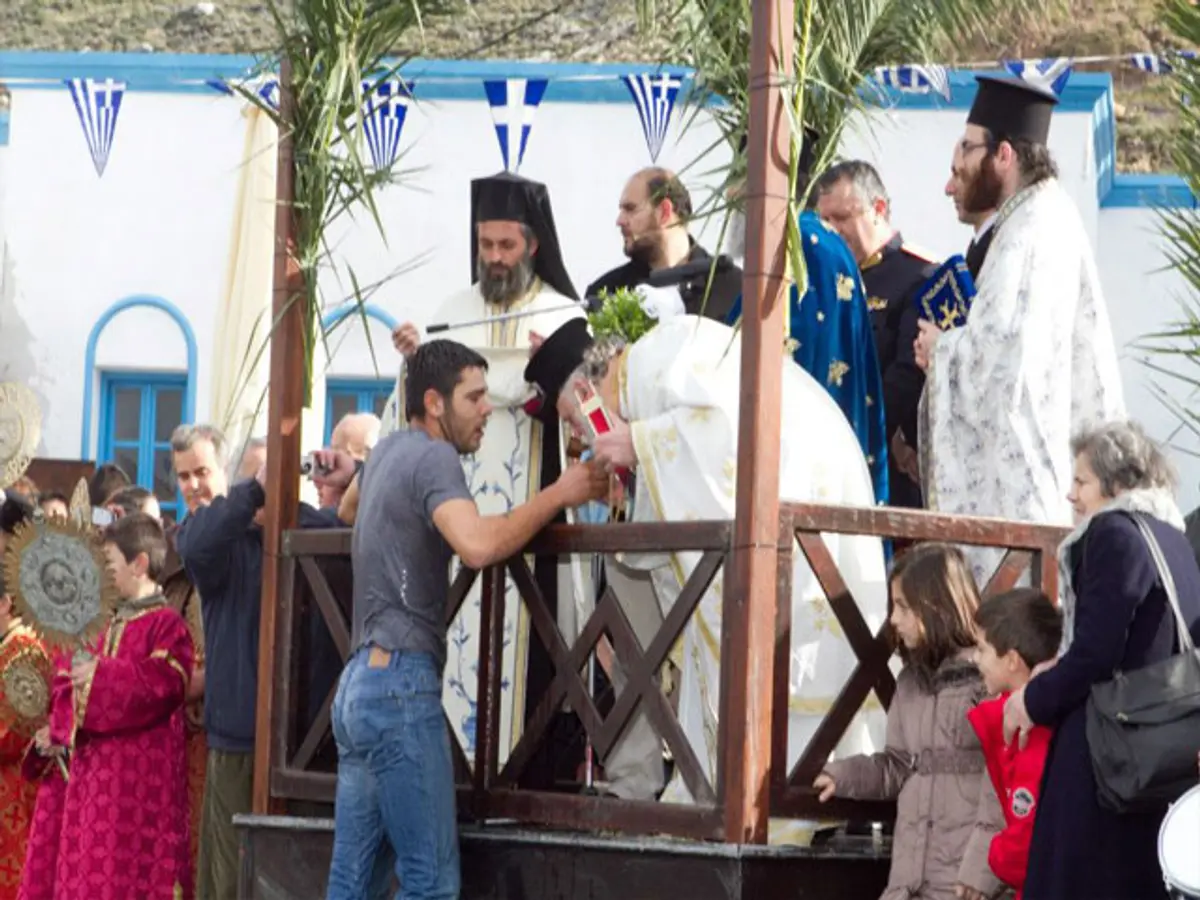 Με λαμπρότητα ο καθαγιασμός των υδάτων στη Λέρο