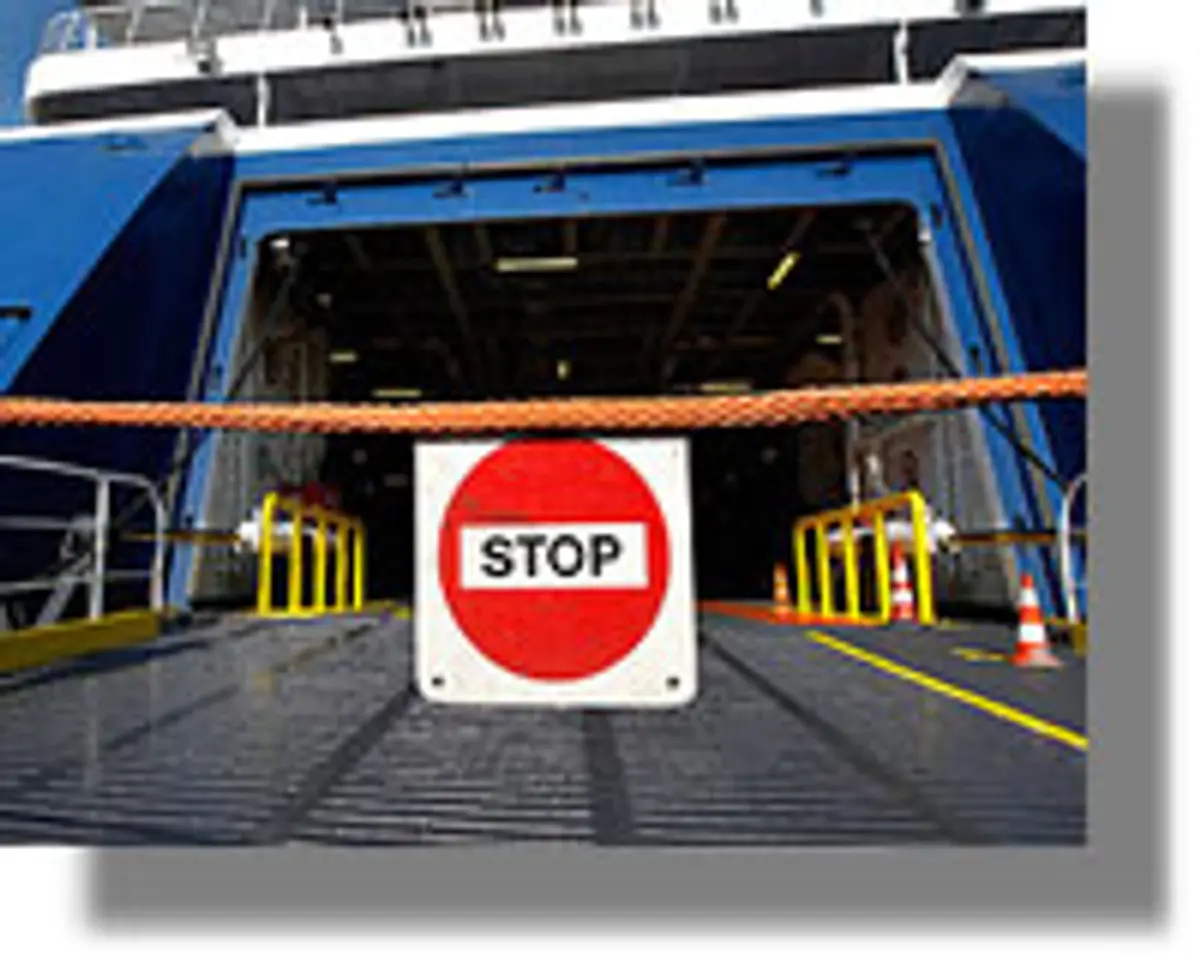 Εικοσιτετράωρη απεργία την Τετάρτη στα λιμάνια