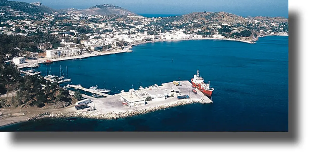 ΛΕΡΟΣ: Η παράξενη ομορφιά της πιο περίεργης πόλης της Ελλάδας