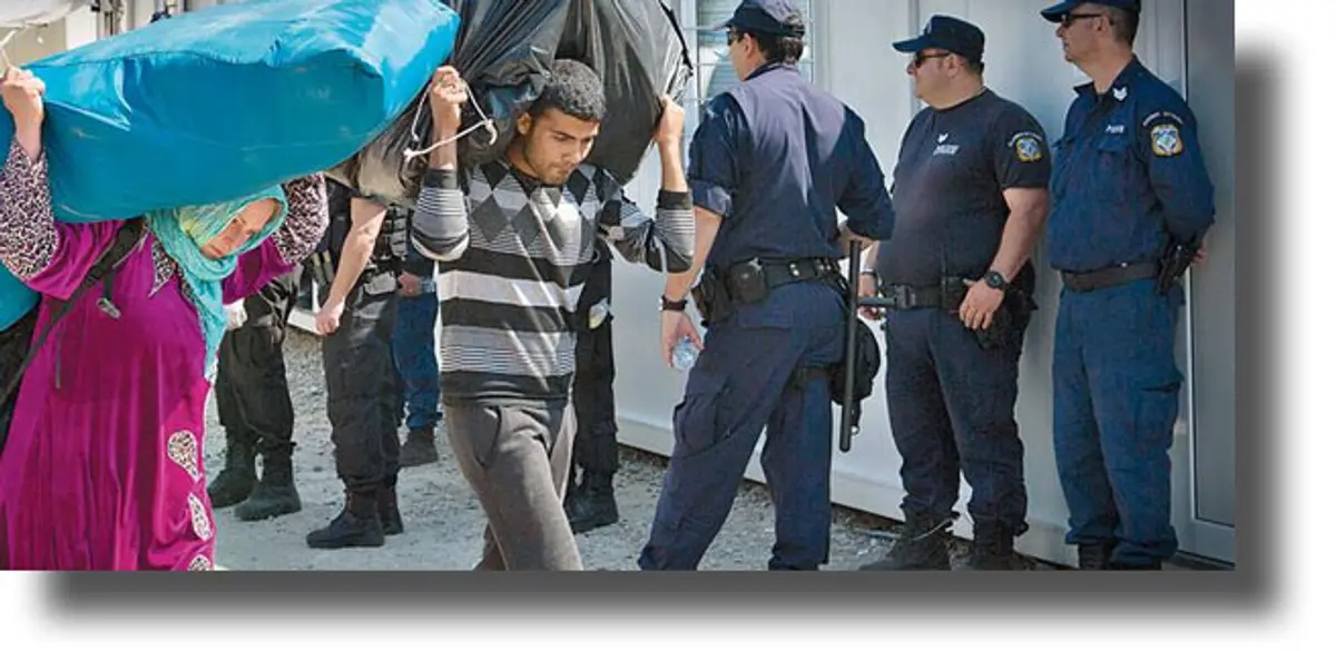 Εγκλωβίζουν τους πρόσφυγες στο Αιγαίο: «Η μεταφορά τους από την Ελλάδα σε χώρες της ΕΕ δεν αφορά τα νησιά»