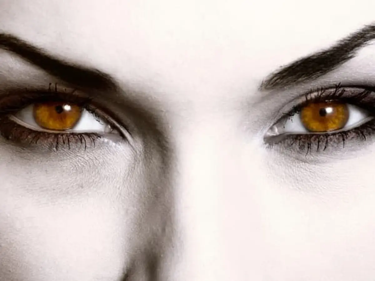 Τα 4 ζώδια που… «ανάβουν φωτιές» στο πέρασμά τους