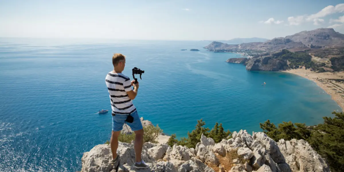 Κοινωνικός Τουρισμός: Πότε ανοίγει η πλατφόρμα, πόσοι θα είναι οι δικαιούχοι -Ακτοπλοϊκά και 5άστερα στο φετινό «μενού»